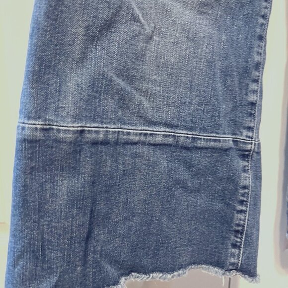Guess-Los Angeles Women's Sz.28 Distressed Frayed Bottom Kick Crop Jeans-Vintage - Picture 5 of 16